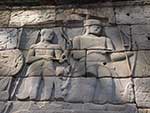 弓を持つ将軍(外周壁東面)
